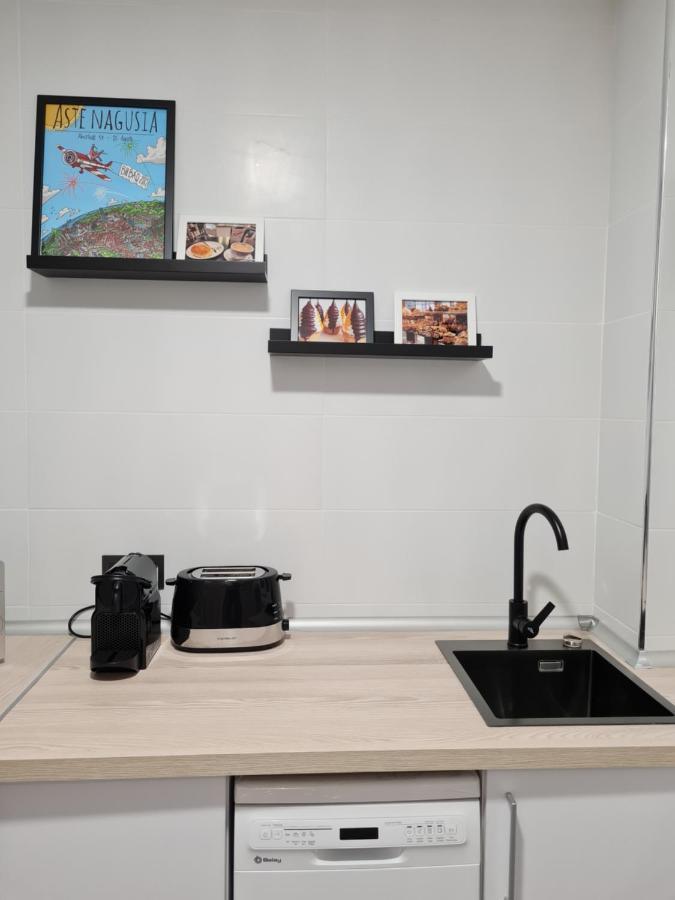 Apartamento Ayuntamiento Parking Gratis. Auto Check-In. Bilbao Exterior foto